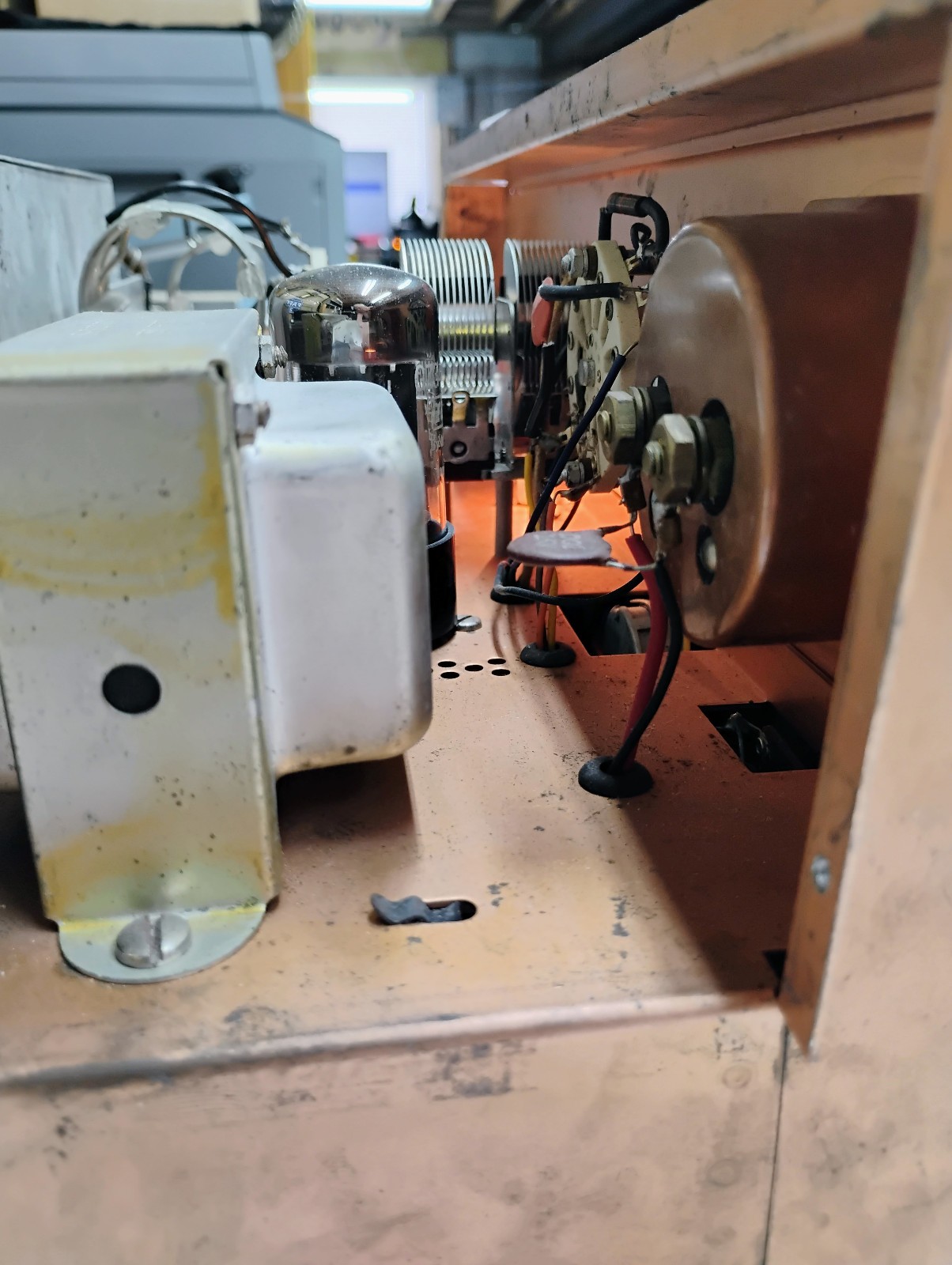 Vintage EICO Model 720 90 Watt CW Amateur Radio Transmitter. Powers Up!