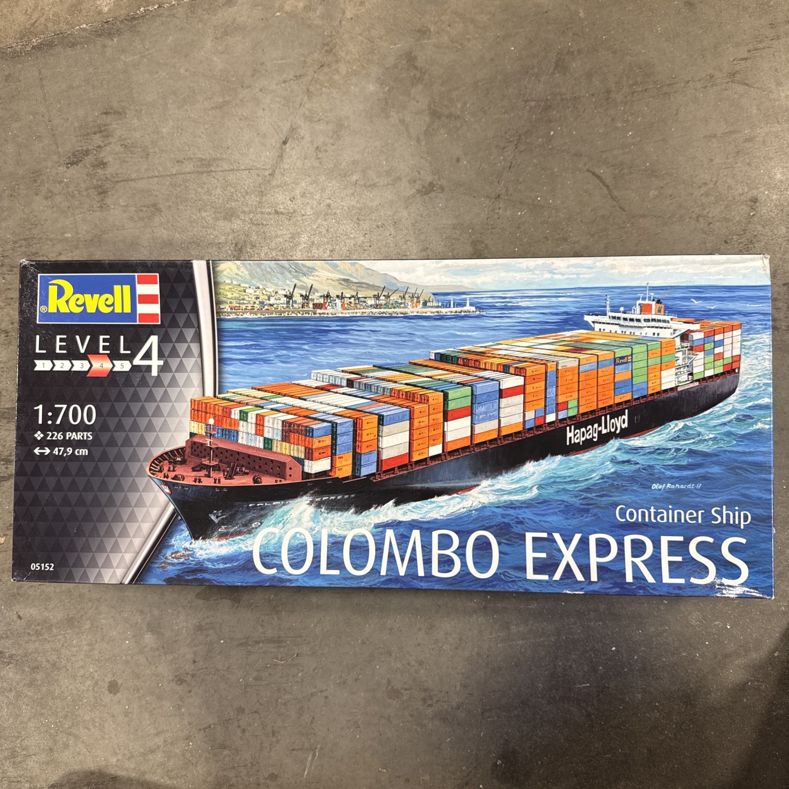 Revell Germany 1/700 Colombo Express Container Ship  KIT  RMG5152-NEW