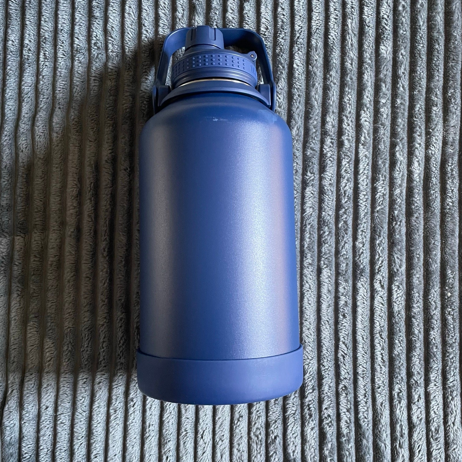 Takeya Actives 64oz Insulated Water Bottle Midnight Blue Leakproof- UGA Dawgs