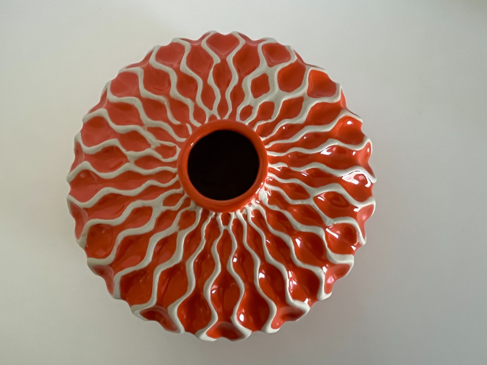 Modern Raised Wavy Design Vases Set of 3