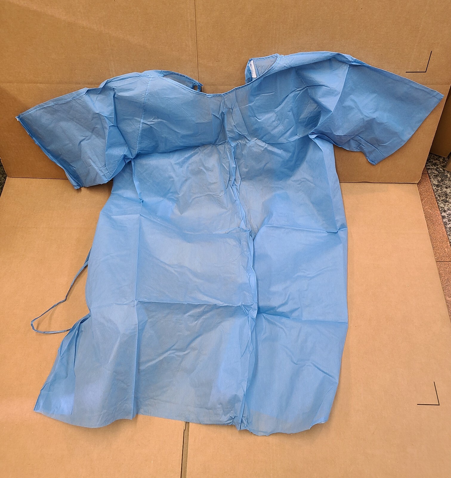 Case of 50 Medline Disposable Patient Gowns Multi-Layer Blue Short Sleeves Large