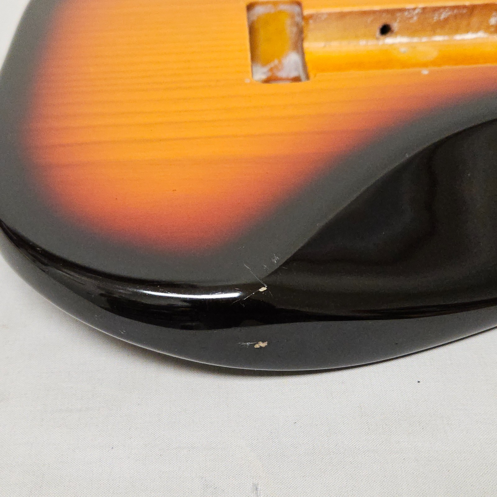 1995 Fender USA Strat Plus Deluxe Body Antique Burst - American Guitar 90s