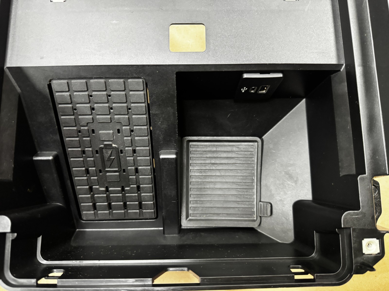 2023-2026 Ford F-250 F-350 Console Charging Pad Station Charger OEM