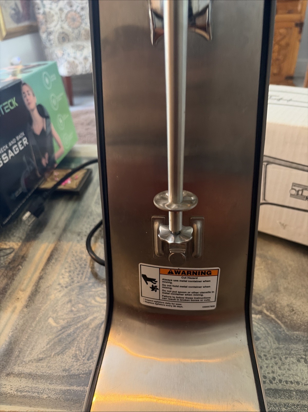 HAMILTON BEACH COMMERCIAL 3 SPEED 936 19.5" STANDING SPINDLE SHAKE DRINK MIXER