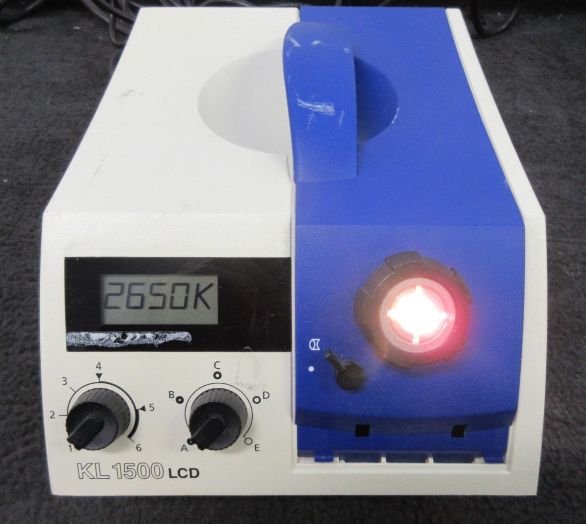 Schott Model KL1500 LCD Light Source Fiber Optic Illuminator