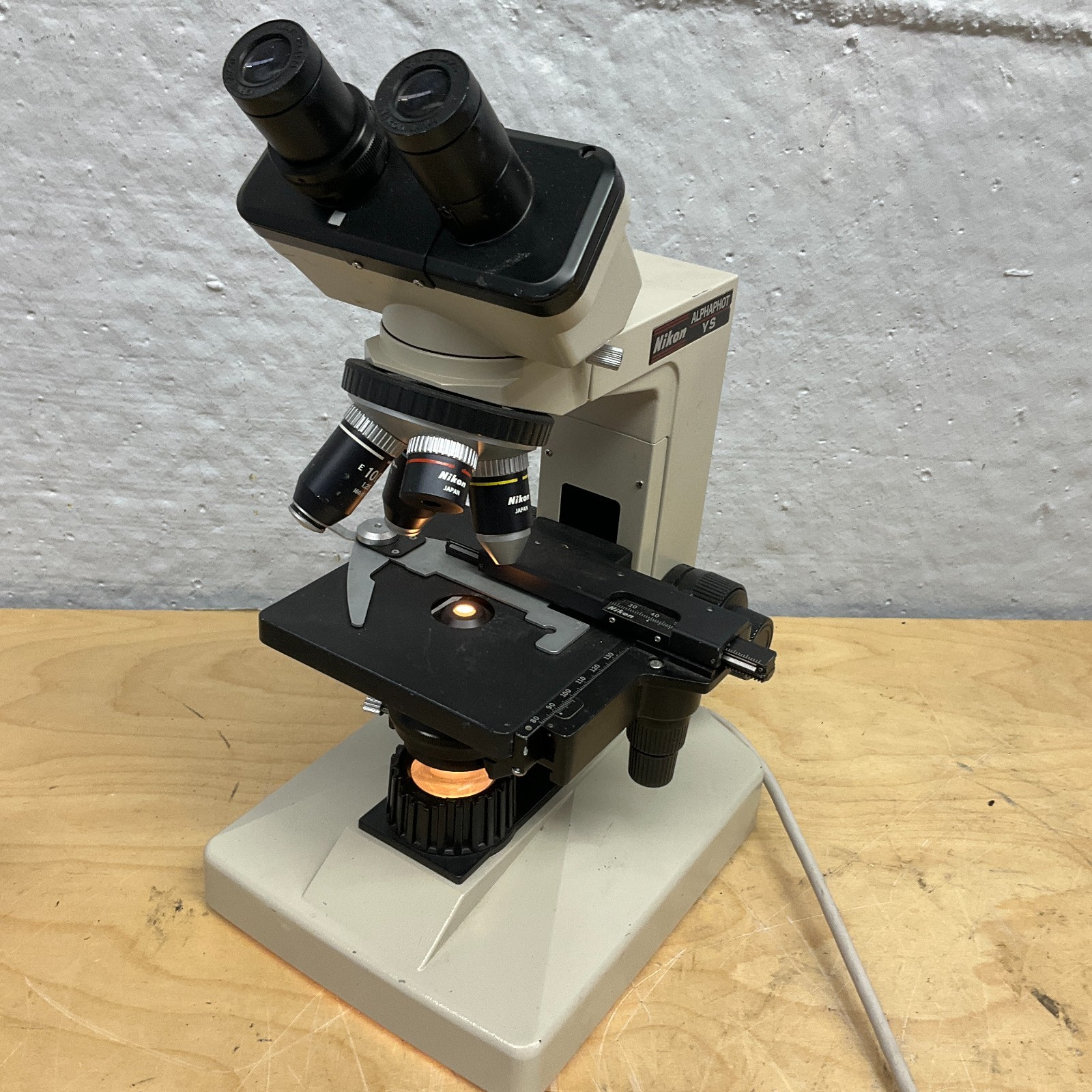 Nikon Alphaphot YS Binocular Microscope with 4 Objectives & Eyepieces 140620