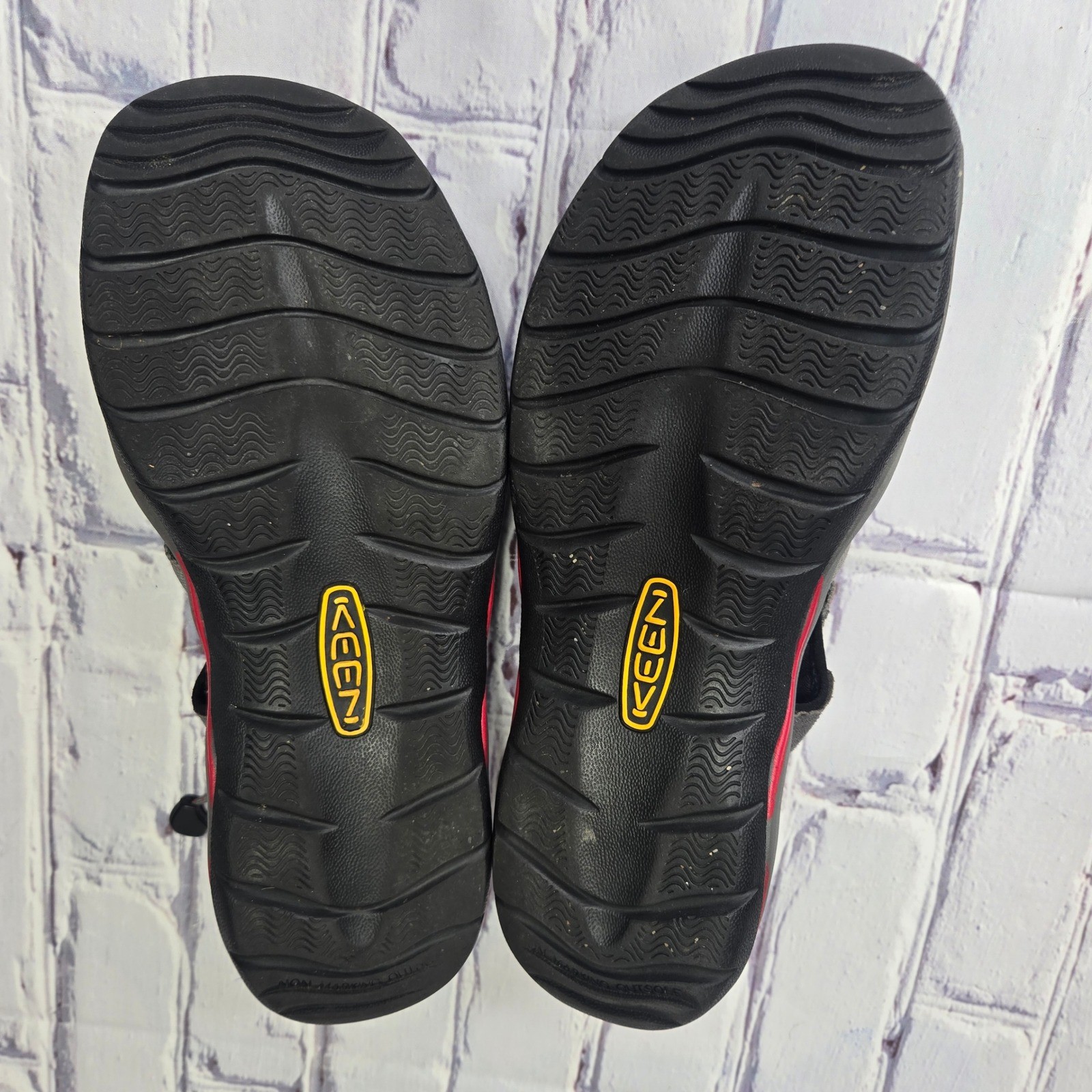 Keen Whisper Waterproof Sandals Mens 11.5 Grey Red Hiking Water Shoes 1126-GYJR