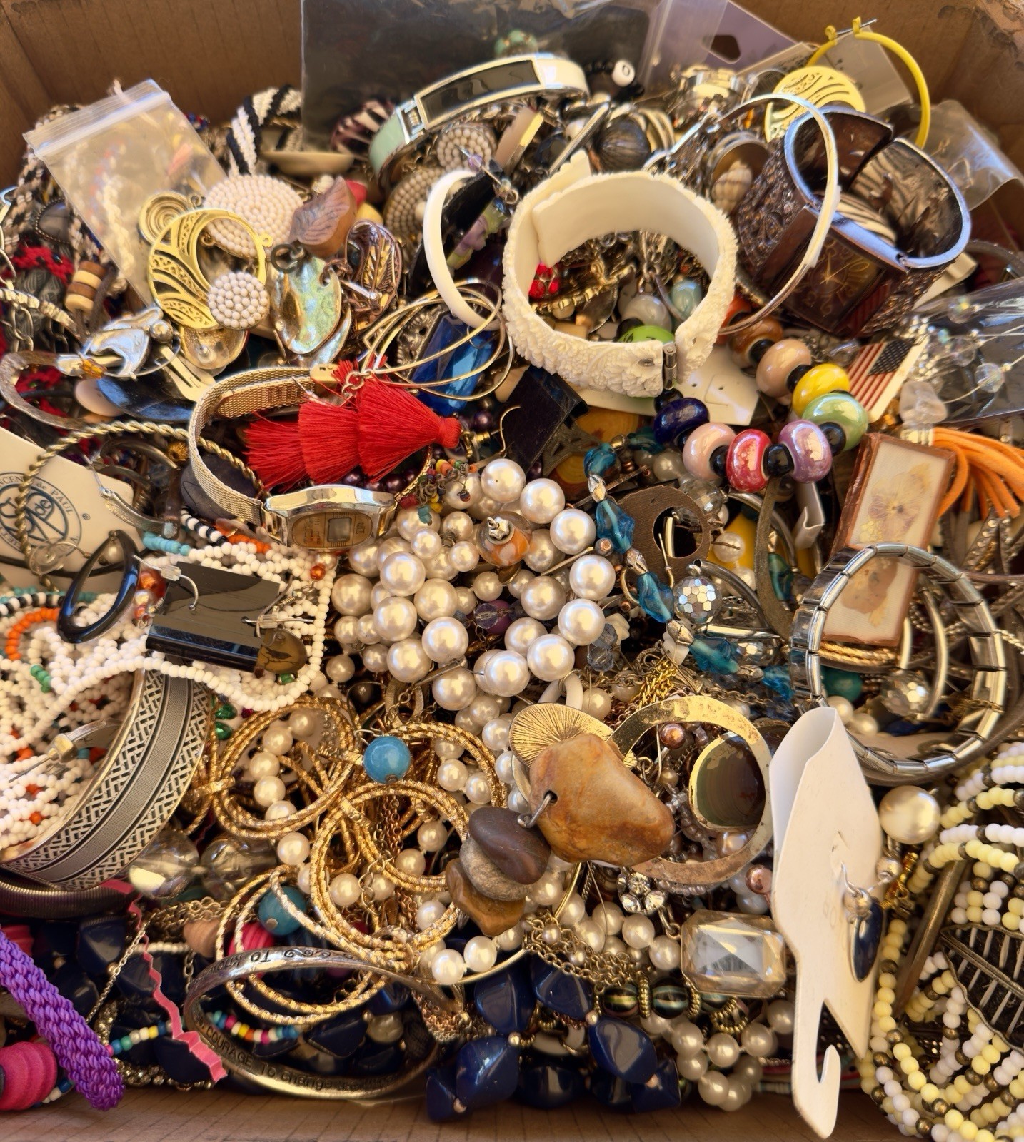 MIXED JEWELRY LOT CRAFT REPAIR, RESELL, REPURPOSE, VINTAGE TO NOW! 20 POUNDS