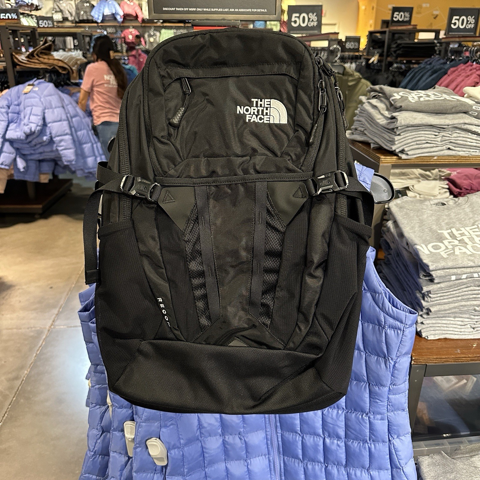 The North Face  Recon Unisex Hiking And School Laptop Backpack Black 30 Liter
