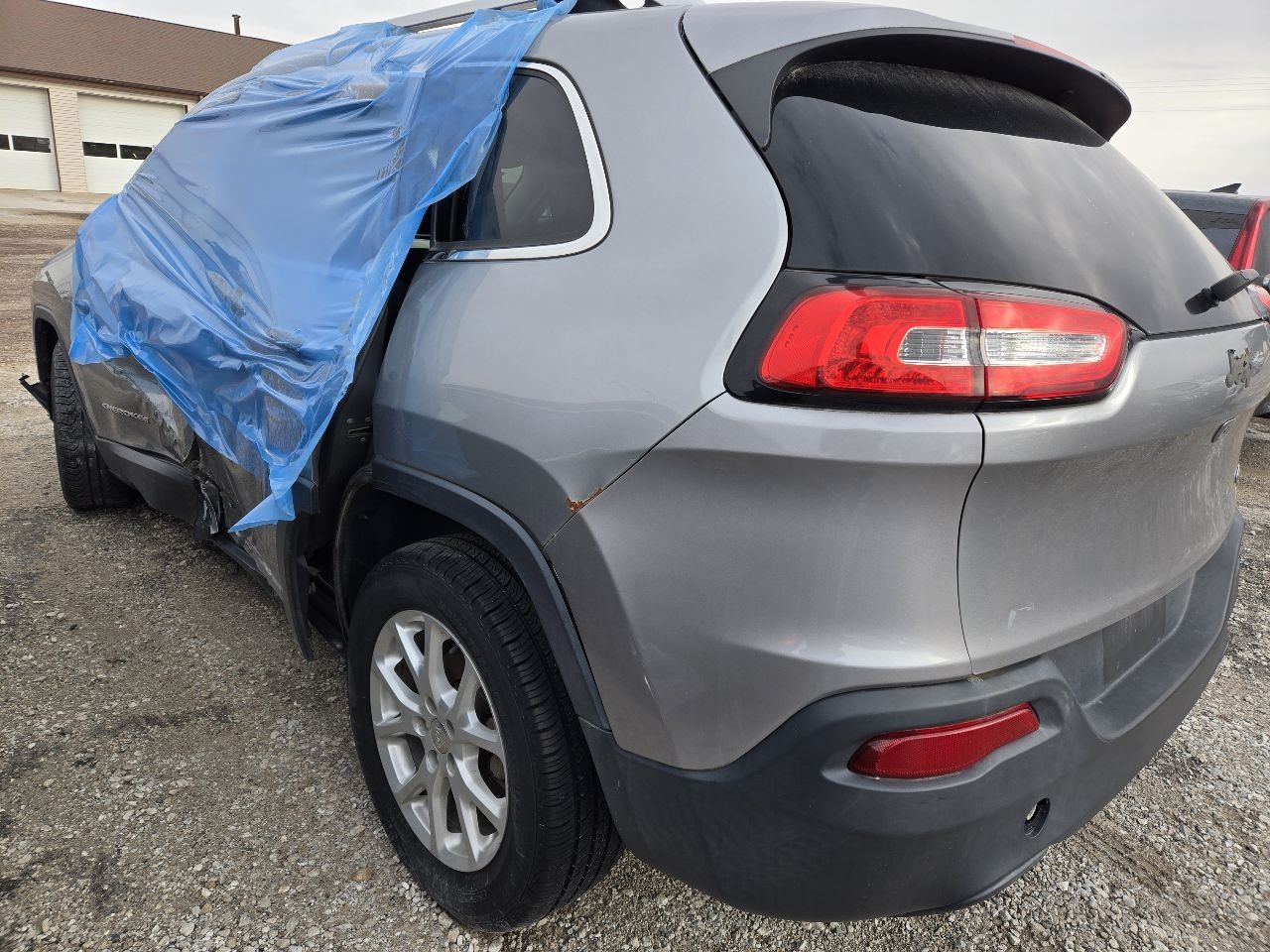 2015 Jeep Cherokee Radio Receiver 5" Display Screen w/o Satellite Radio