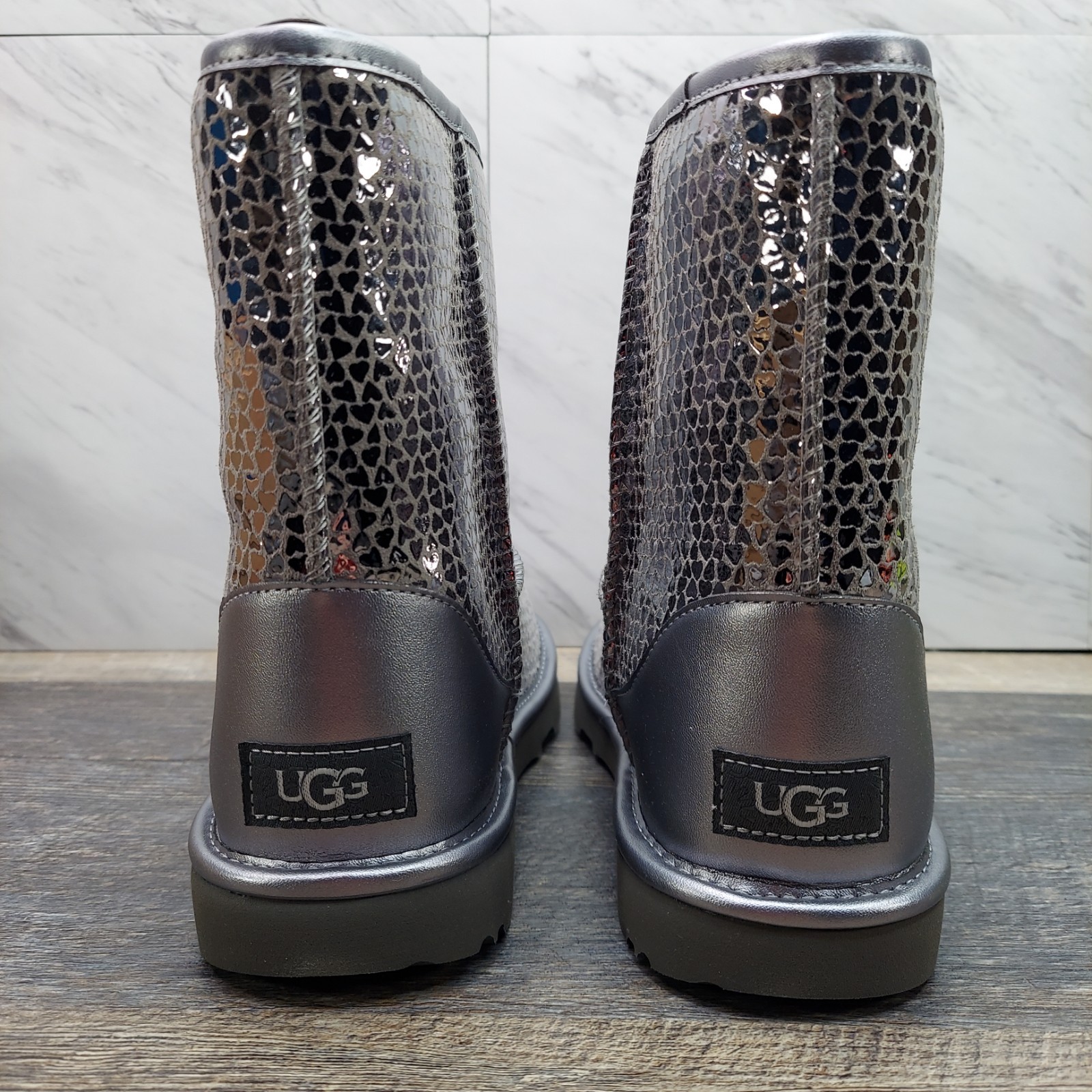 UGG Classic II Gel Hearts Silver Sequin Boots 1151613K Size 5 Kids Women's 6 NIB