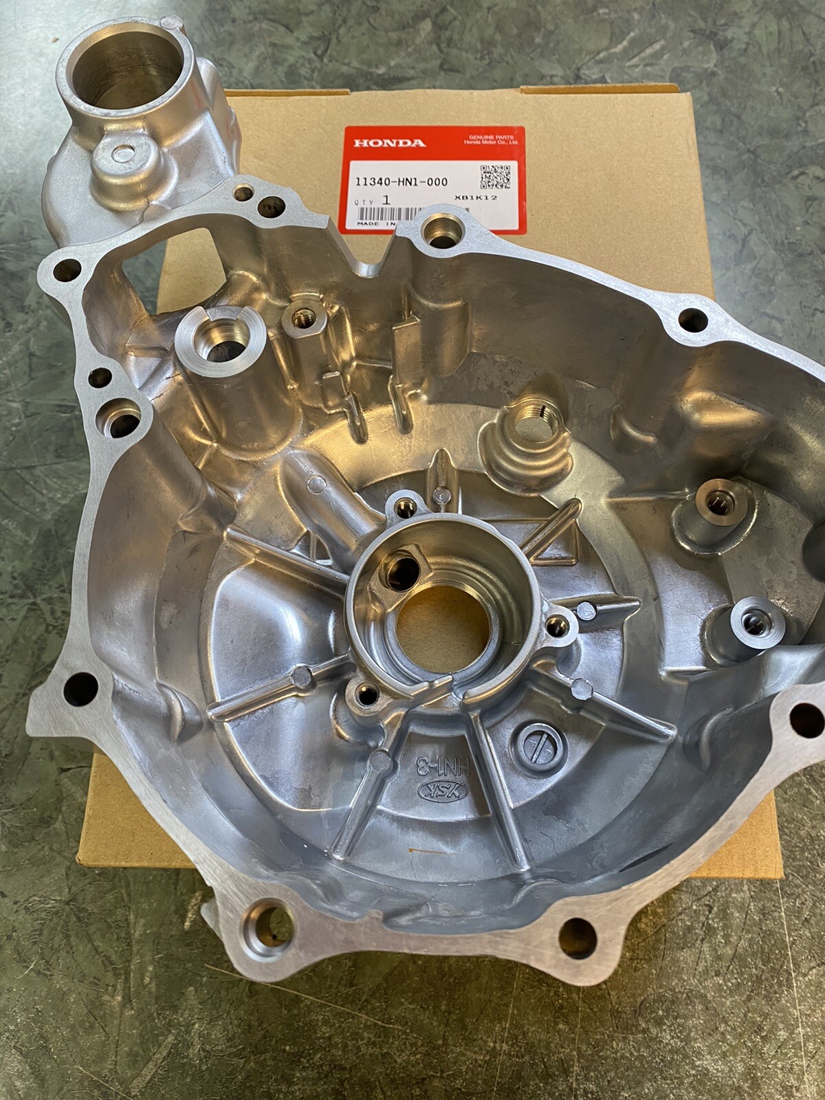 1999-2007 Honda TRX400EX Left Crankcase Stator Magneto Cover OEM 11340-HN1-000