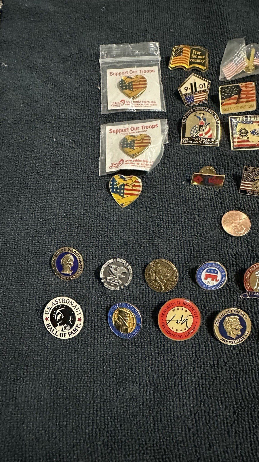 Vintage American Flag Lot Of 35 Patriotic USA Lapel Pins Hat Pinback Tie Tac