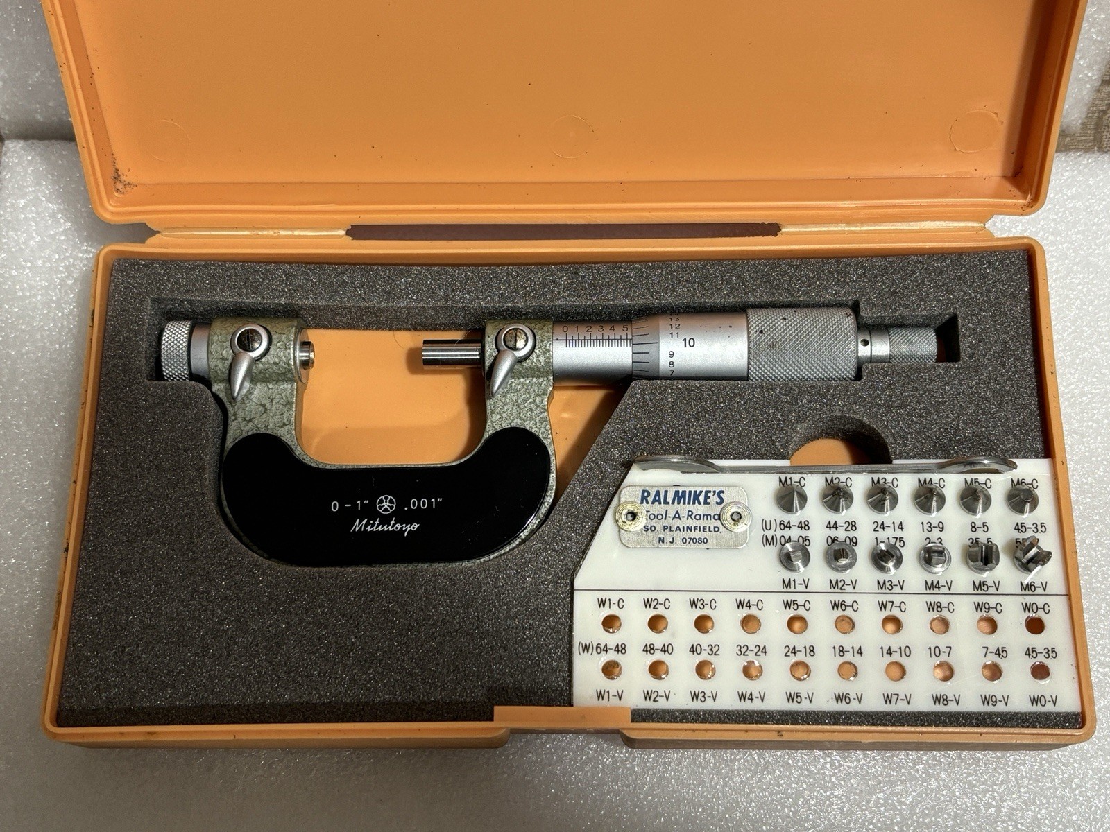 Mitutoyo 126-137 Screw Thread Micrometer 0–1" w/ 12 Anvils 0.001" as Pictured