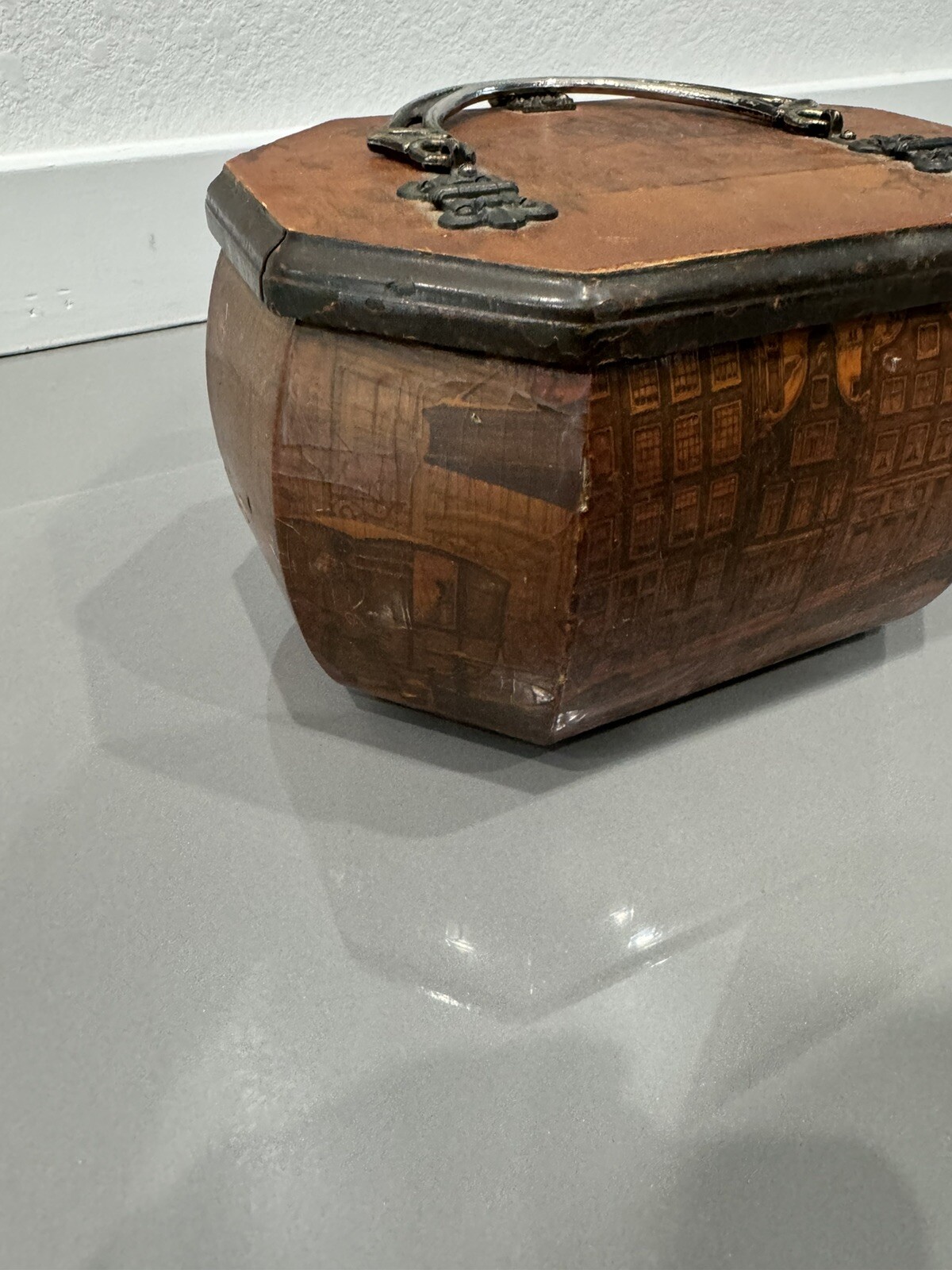 Vintage DECOUPAGE Wood Octagon Purse Box Old City Scenes