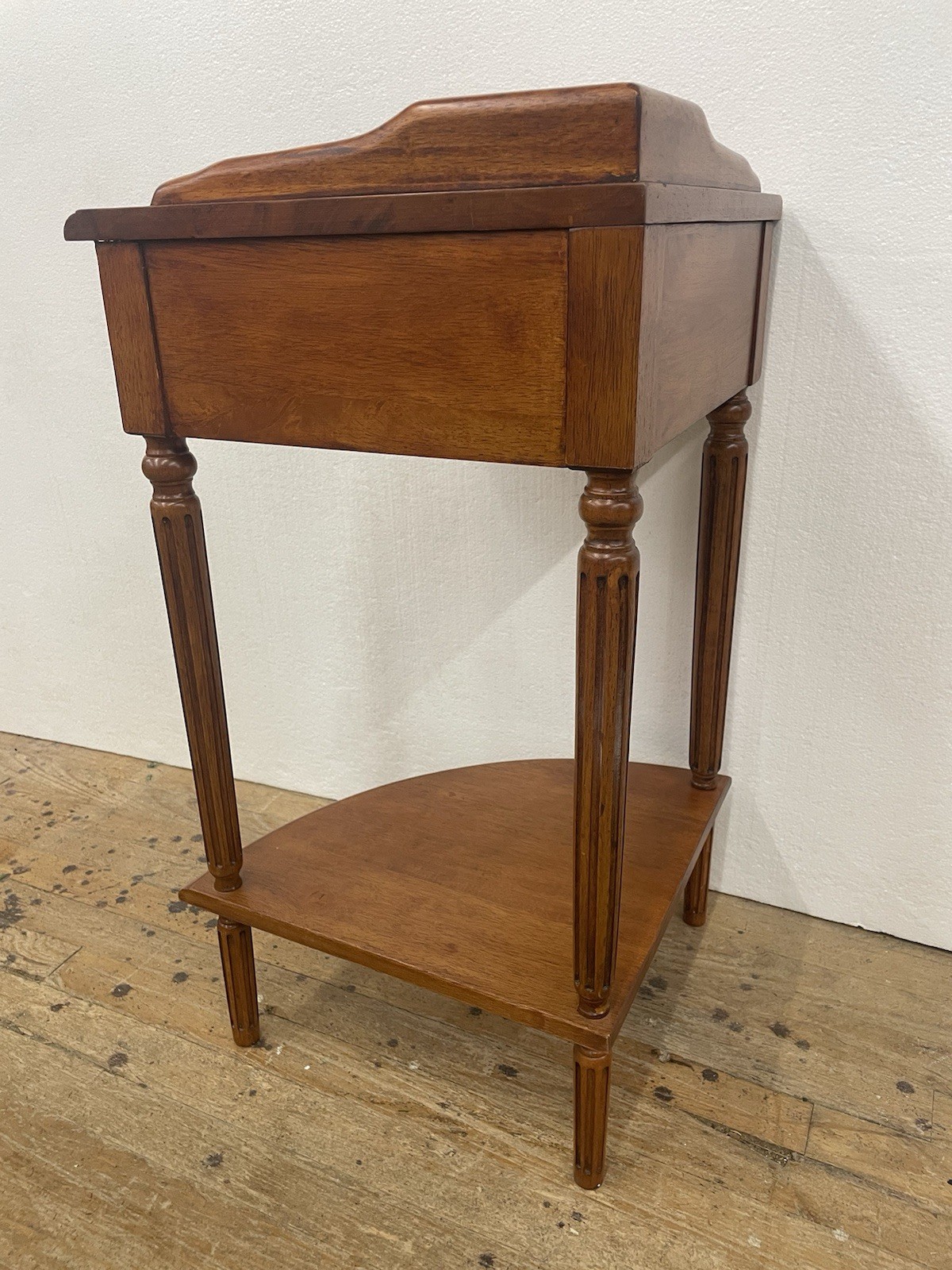 Corner Stand w Shelf, Drawer Sheraton Style Accent Table