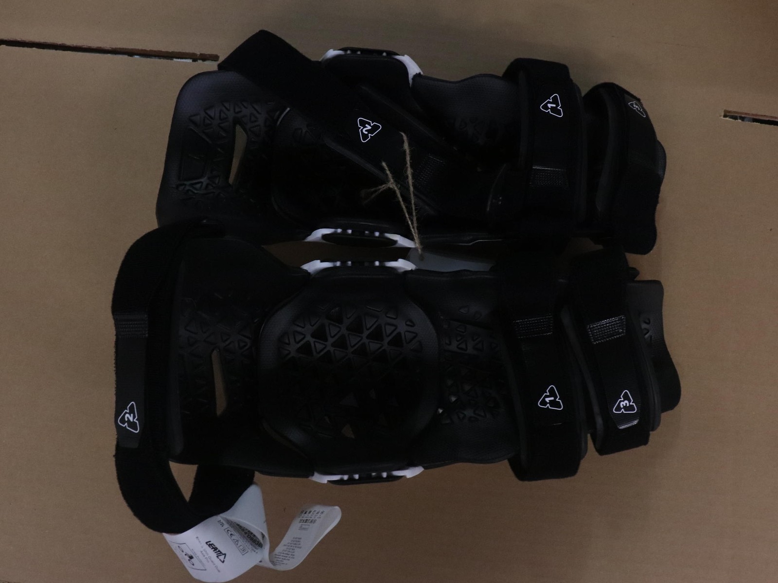 OPEN BOX - Leatt Knee & Shin Guard Protector Dual Axis Pro White XXL- 5024060832