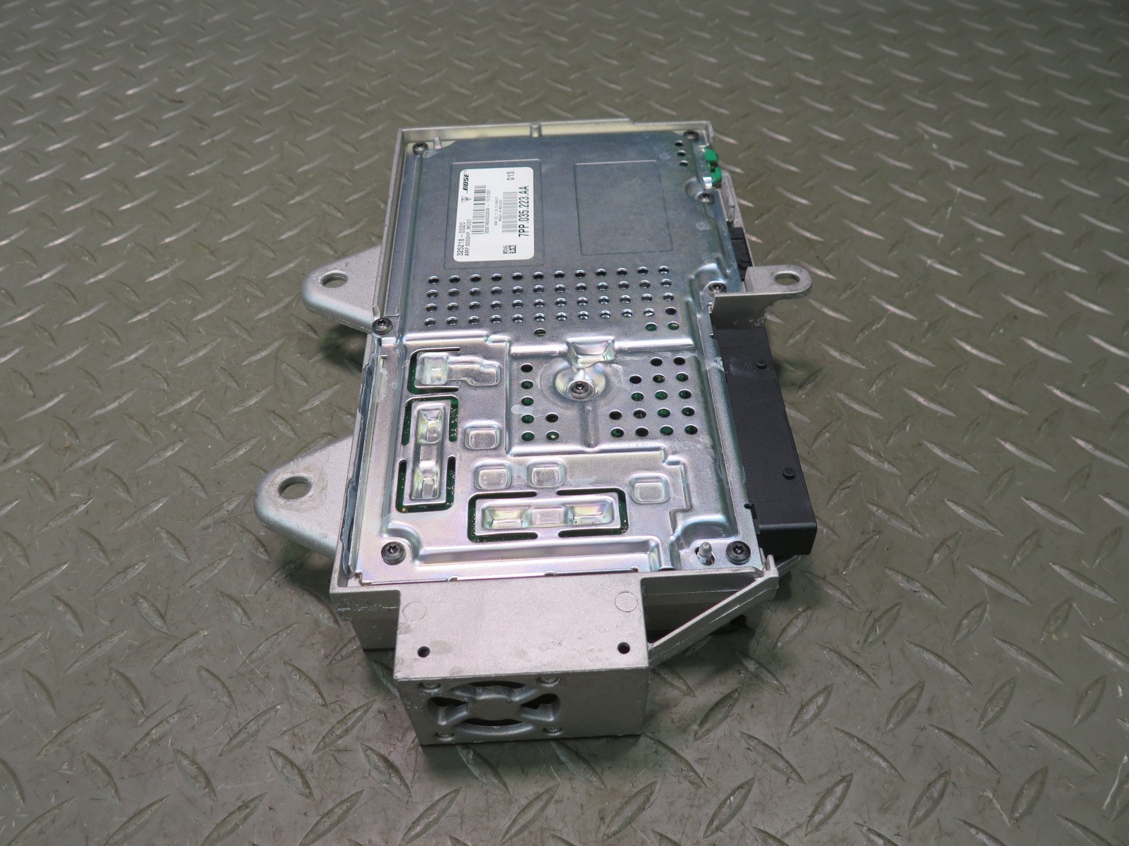 2011-2016 PORSCHE CAYENNE 958 BOSE AUDIO SYSTEM AMPLIFIER AMP 7PP035223AA