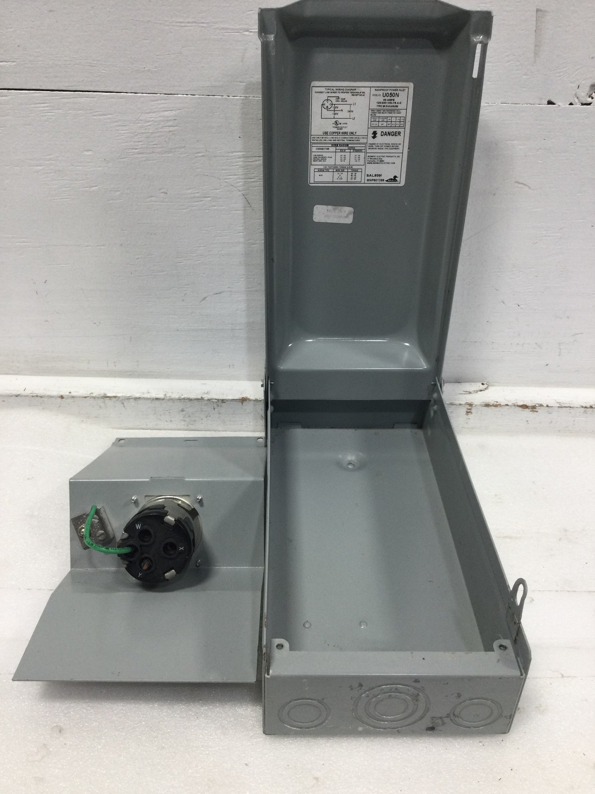 Midwest U050N Outdoor Twist Lock Power Outlet 50A 3 Wire 120/240V Surface Mount