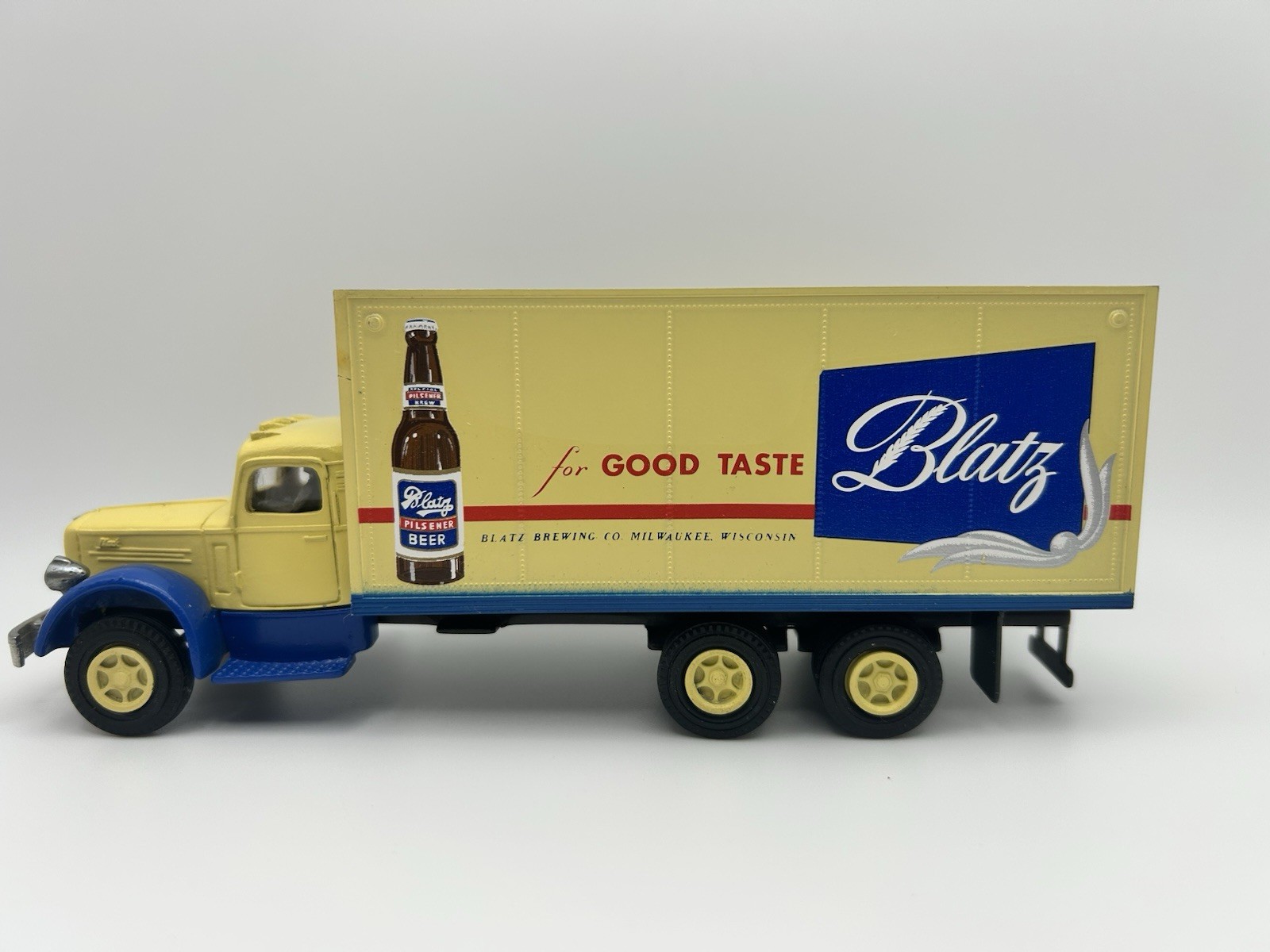 Dehanes DMC No.102 Blatz Beer Mack L Series Box Truck W/Box