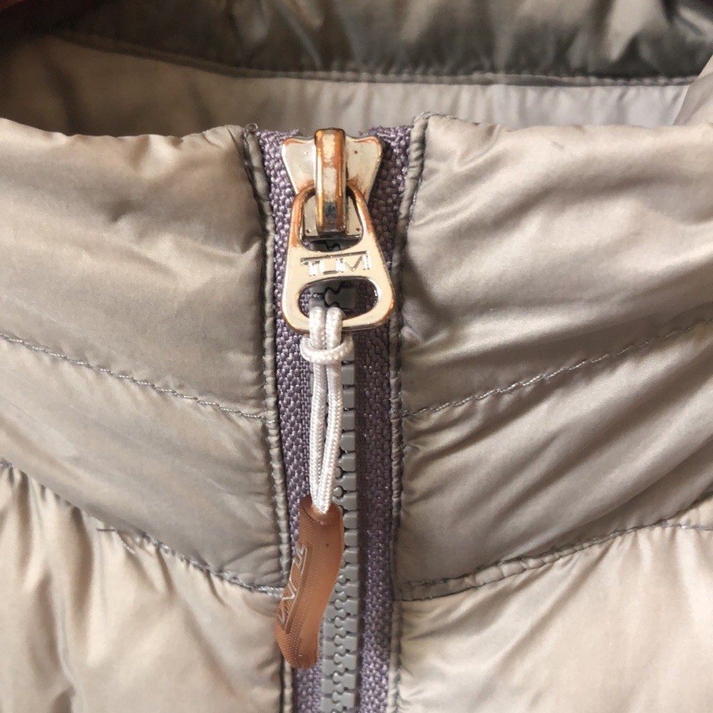 Tumi Packable Puffer Down Jacket Walt Disney Productions Silver