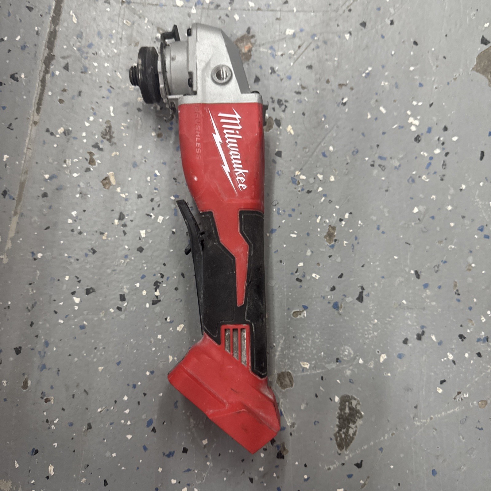 Milwaukee 2686-20 18V Cordless 4.5 /5  Grinder w/ Paddle Switch (Tool Only)