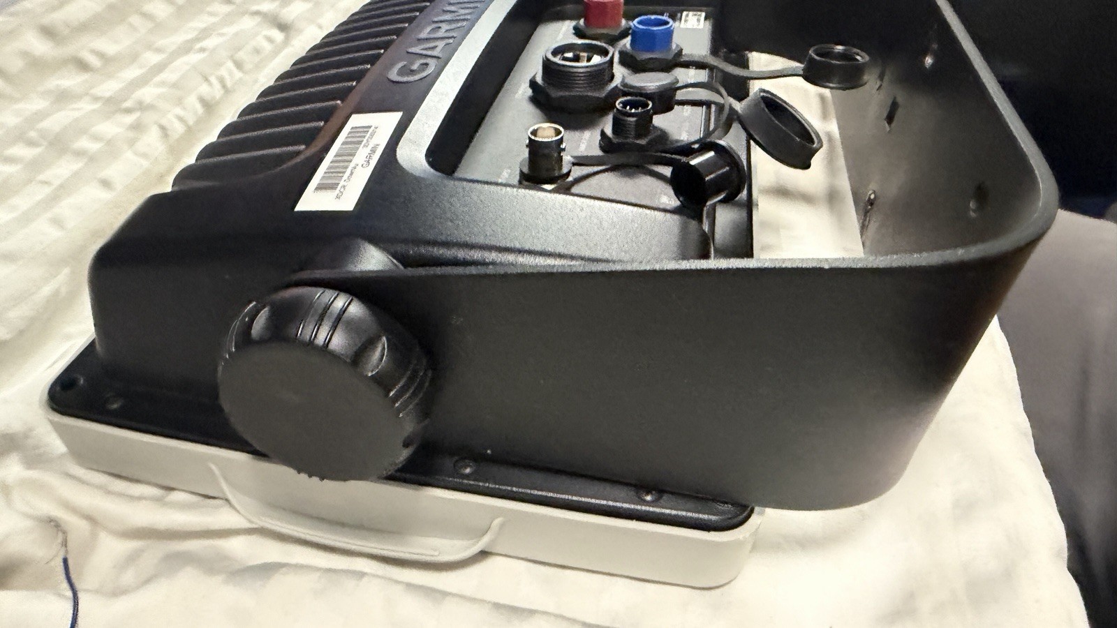 Garmin GPSMAP 840xs Chartplotter MFD Display w/ SunCover and cord