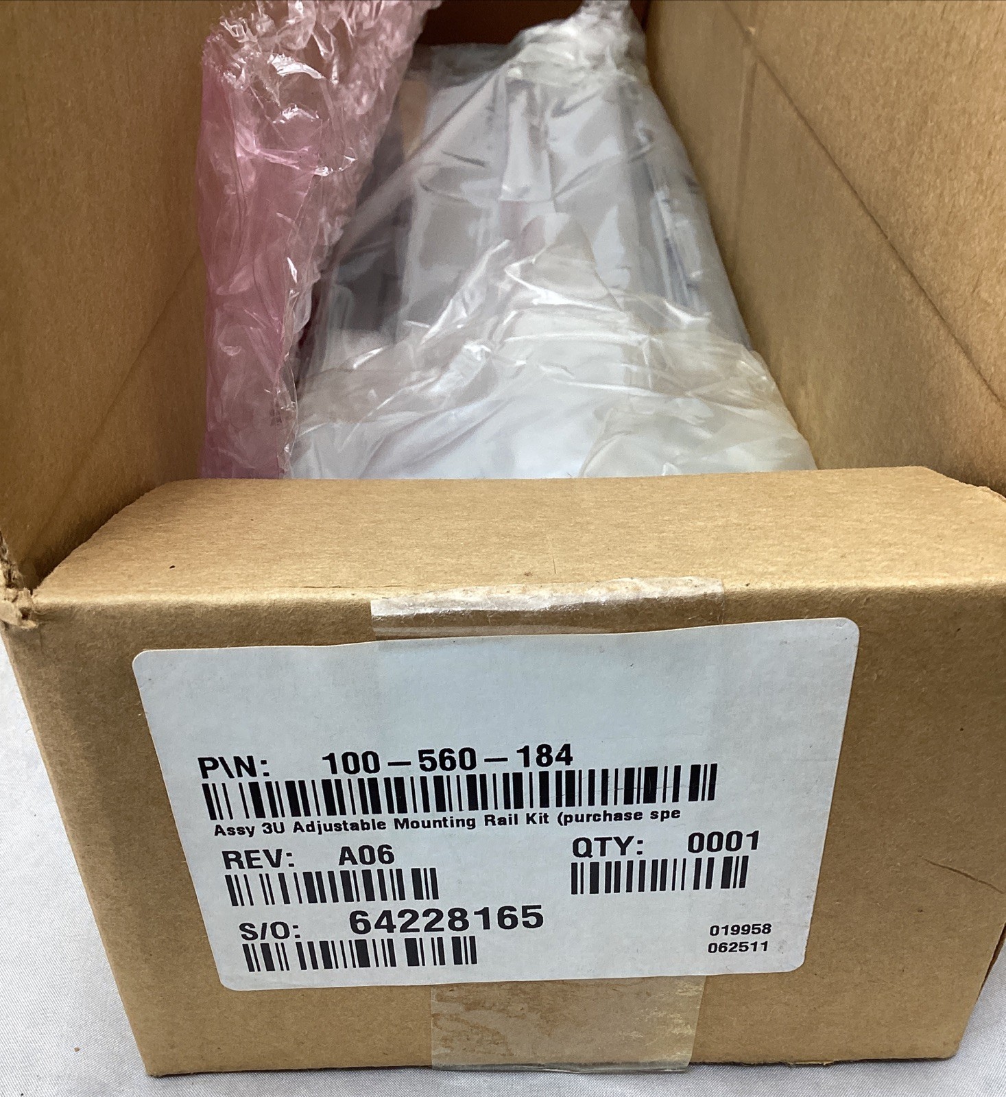 EMC 100-560-184 3U Adjustable Mounting Rack Rail Kit