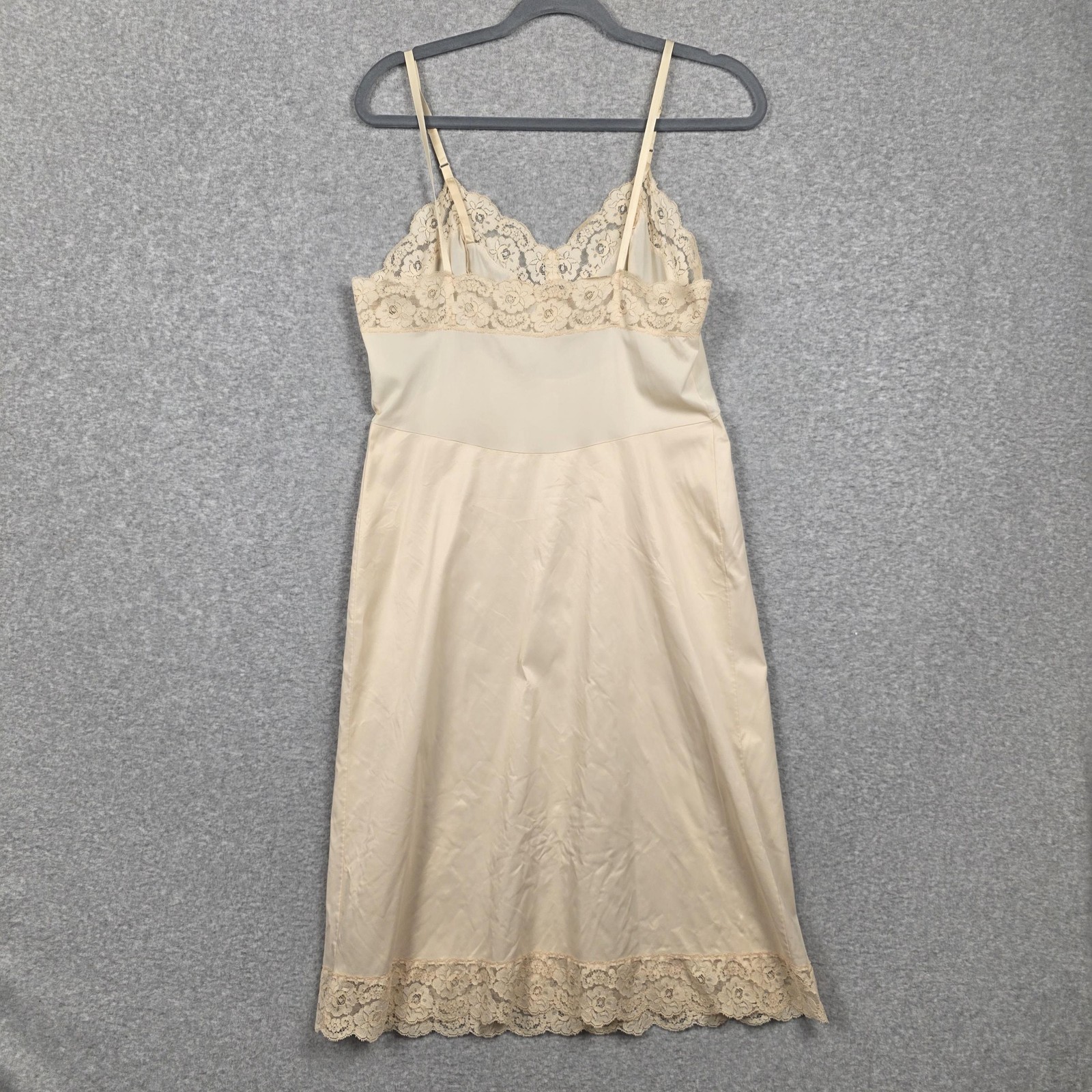 Vintage Vanity Fair Slip Dress Womens Large White Nylon Lace Trim Lingerie 90s