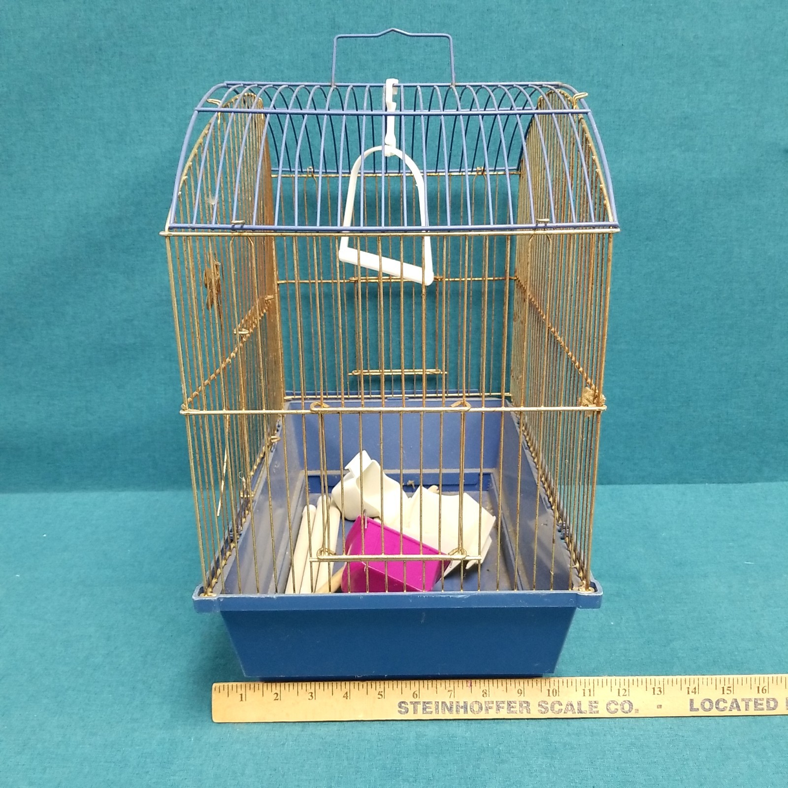 16'' x 10.5'' x 17.5'' Prevue Hendryx Steel Wire Bird Cage 3 Gate Acrylic Basin