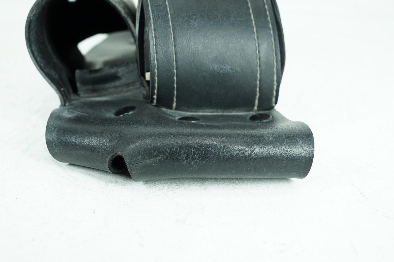 01 Harley Touring Electra Glide Ultra OEM Onboard Tool Bag Leather Storage Torn