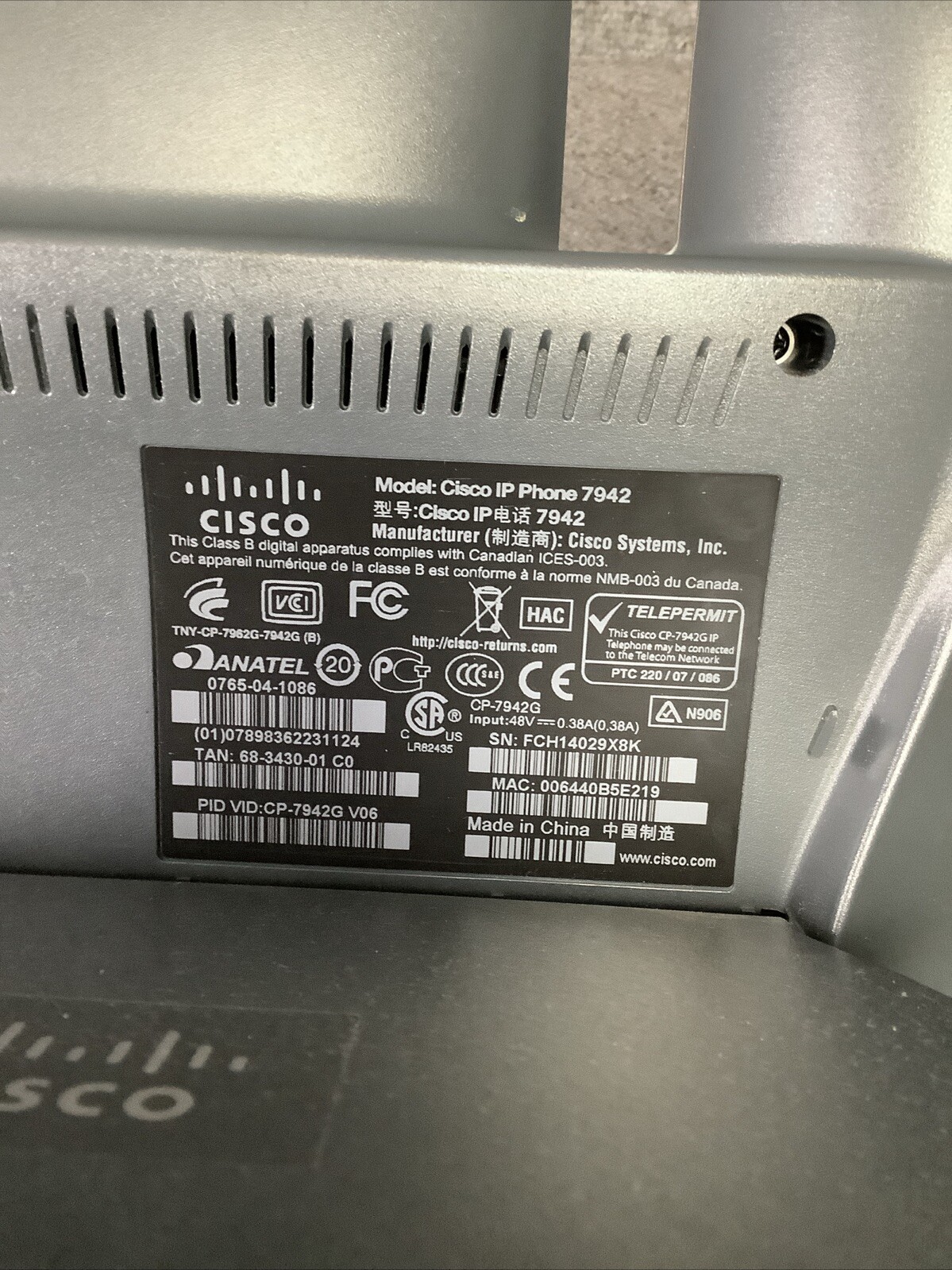 Cisco 7942G IP VoIP Telephone Phone 7942 (CP-7942G)