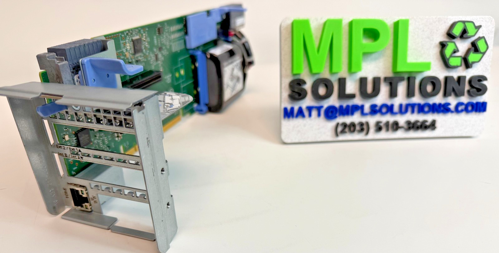 EMC 100-572-072-02 EMC PCB TLA HBA Riser Board H400 H500 H600 WITH BATTERY NICE!