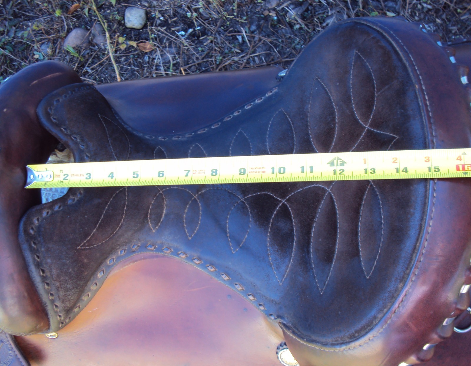 CIRCLE Y Western Show Saddle - 15" - SILVER CONCHOS - Padded Seat - BEAUTIFUL!