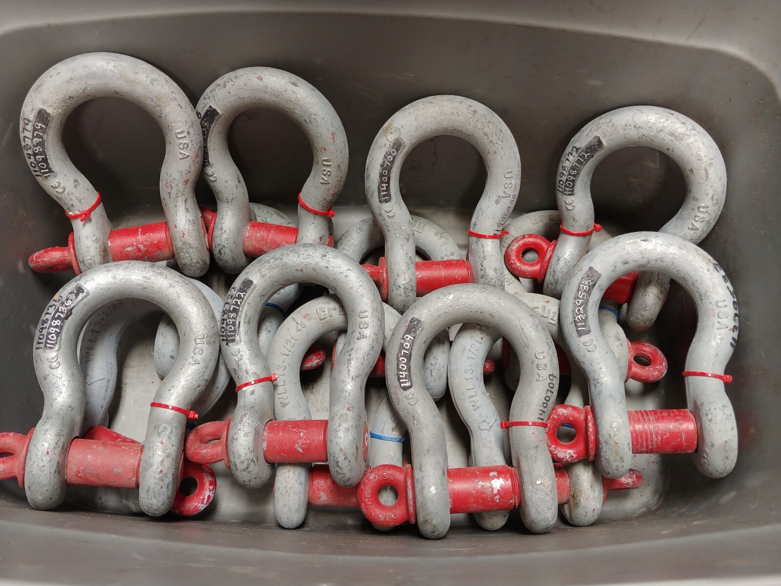 1 ea. Crosby 1-3/8 in. Screw Pin Anchor Shackle 13-1/2 Ton 1018598 G-209 USA