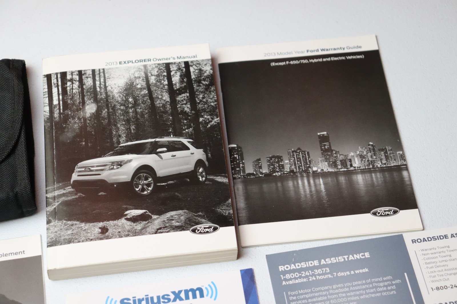 2013 FORD EXPLORER OWNERS MANUAL WITH CASE AND LITERATURE FREE SHIPPING