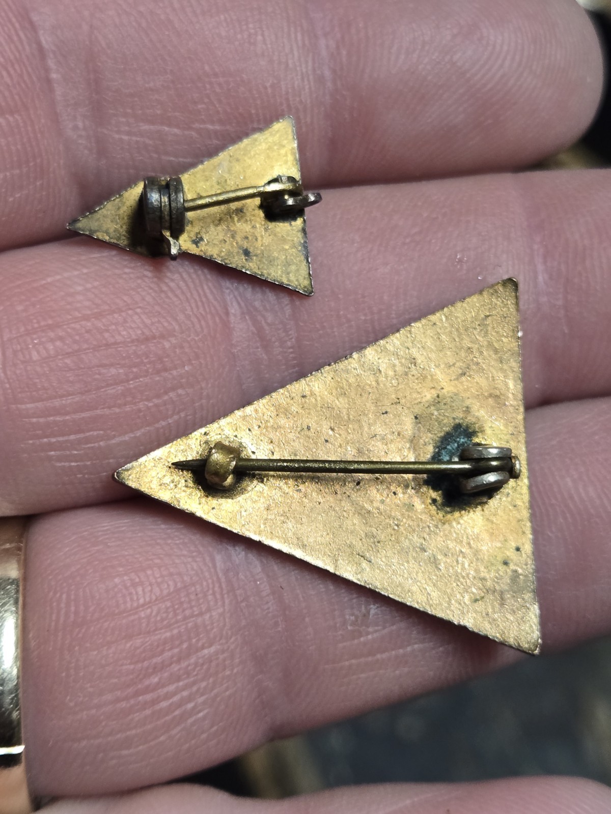 2 Vintage rare old WWII 83rd Infantry Division Thunderbolt DI Unit Crest Pin Lot