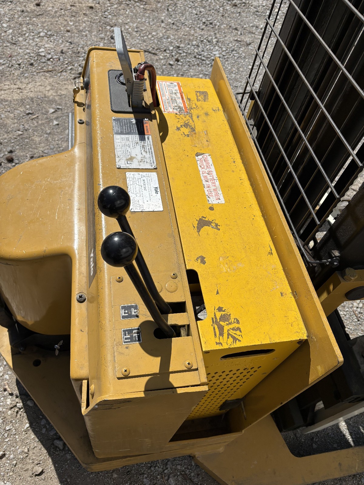 Yale MSW030SCN, 2800 LB, 2-Stage Mast 130”, Electric Pallet Stacke