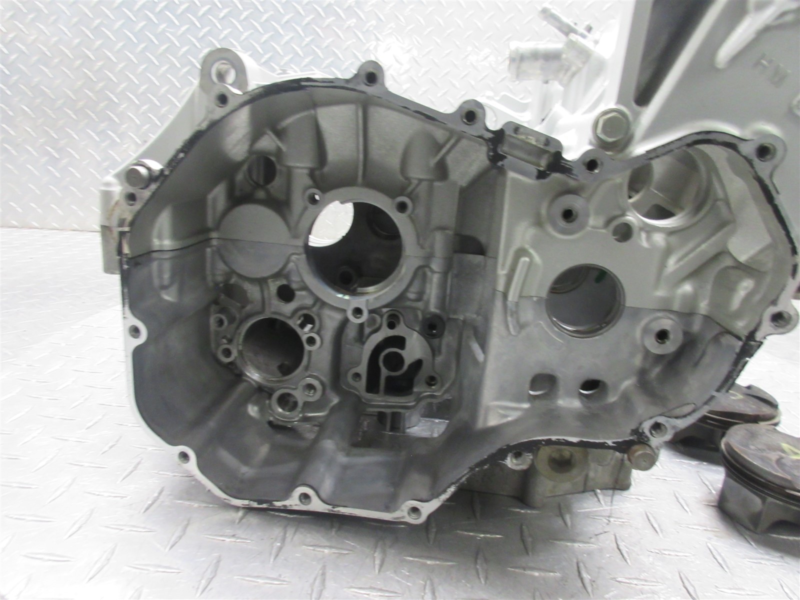 2003 02-03 Honda CBR 954 CBR954RR Crankcase Crank Case Engine Motor Block Piston