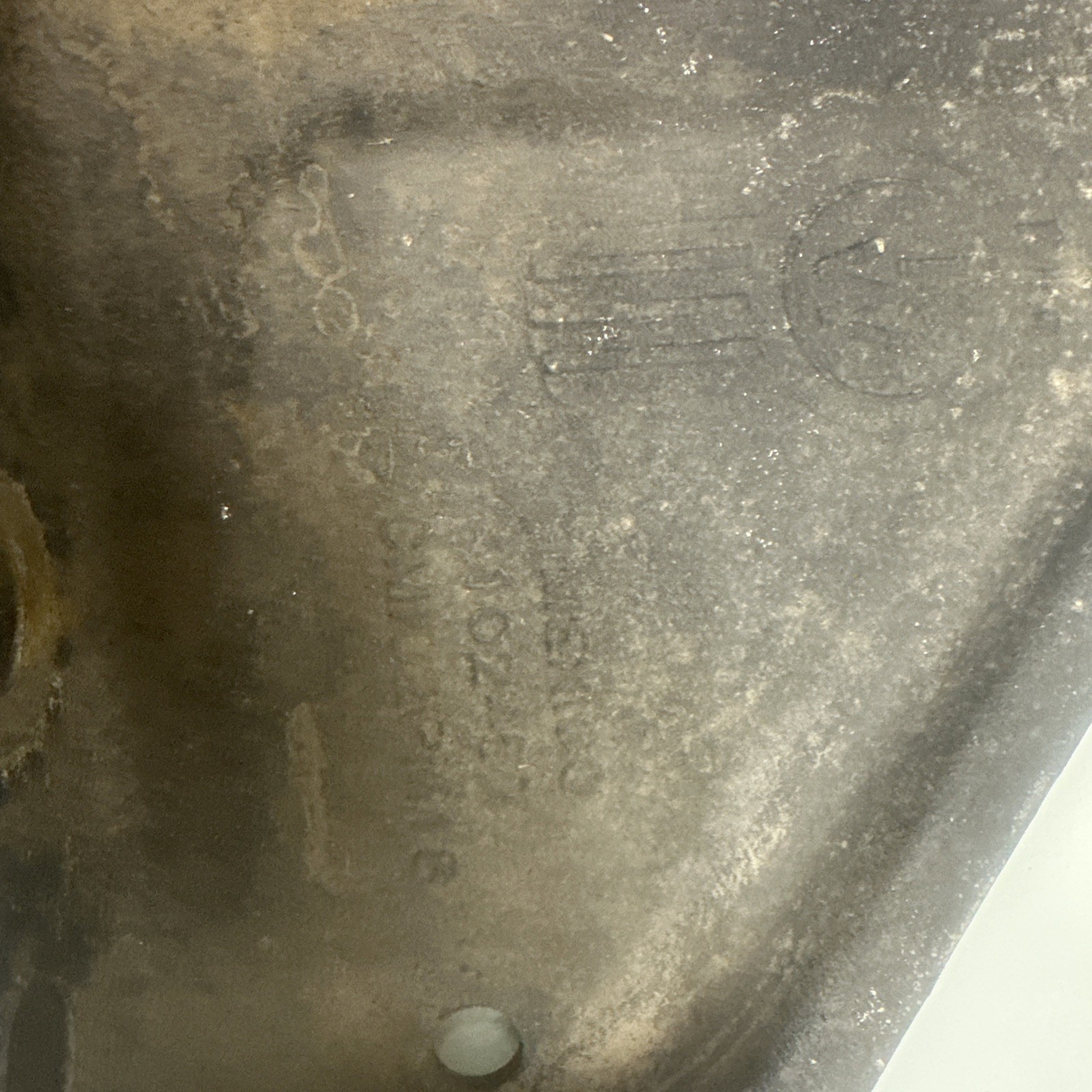 KENWORTH CROSSMEMBER GUSSET, BRACKET K140-2437R RIGHT SIDE, PASSENGER W900