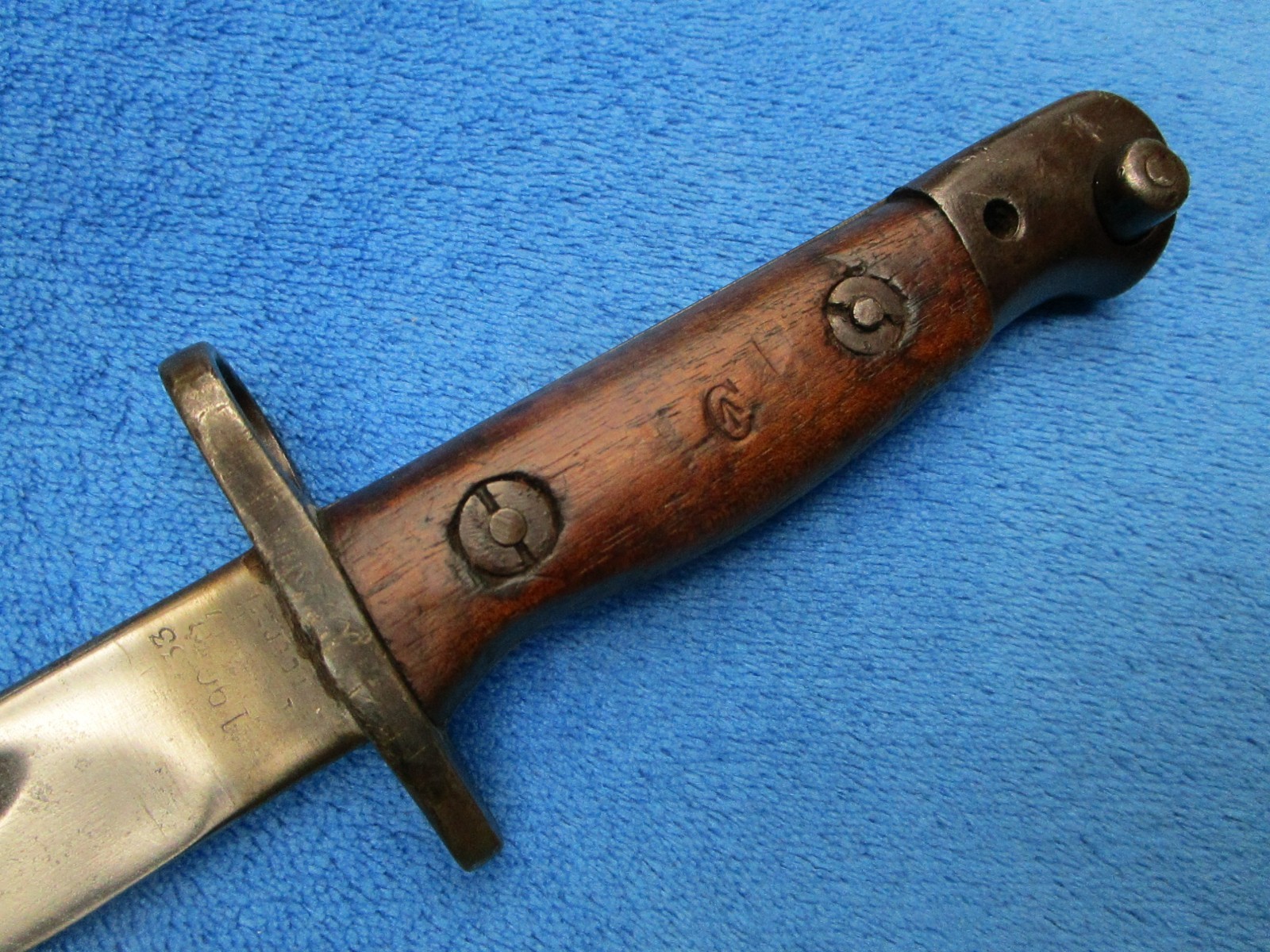 ORIGINAL WW1 CANADIAN M1907 BRITISH SMLE RIFLE BAYONET AND SCABBARD