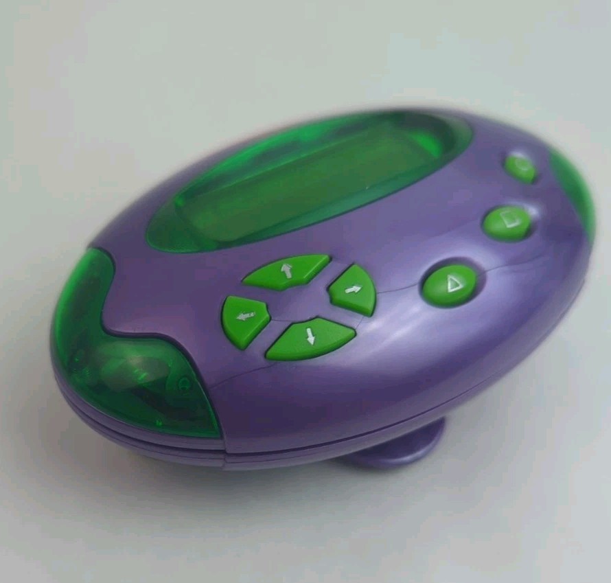 Vintage FRIEND LINK Electronic Handheld Keychain LCD e-Message Playmates 1998