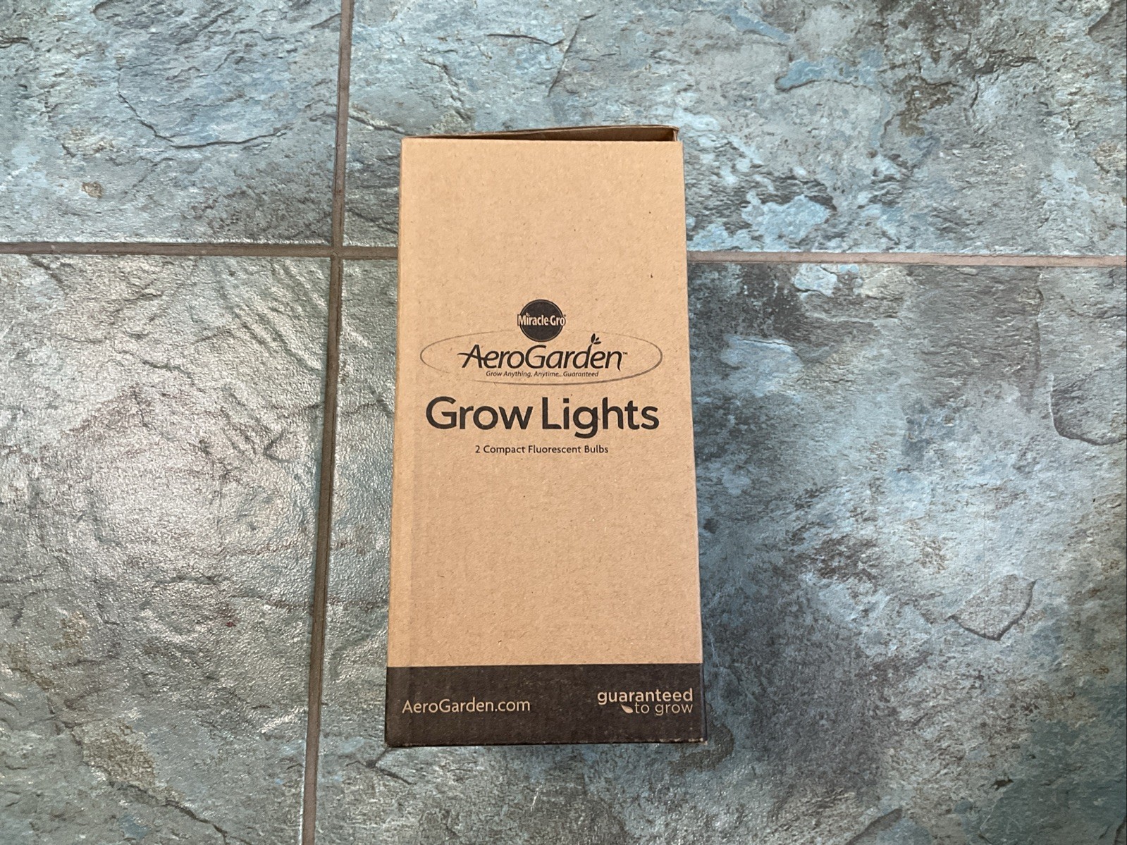 NEW AeroGarden 970914-0208 Fluorescent Grow Lights Miracle-Gro Model 100340