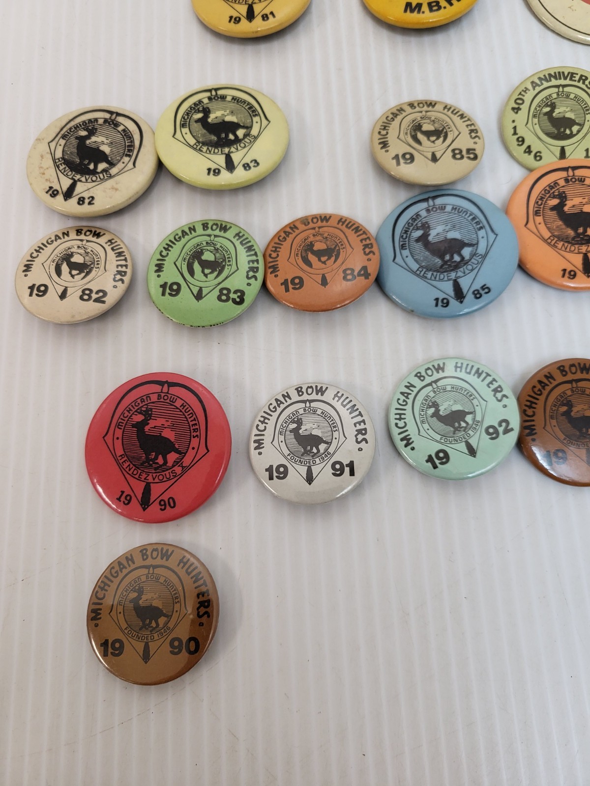 Group Of 25 Michigan Bow Hunters Buttons 80s And 90s