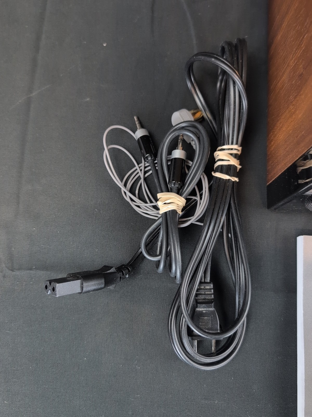 Sangean WR-22 AM/FM Bluetooth Table Radio USB AUX Wood Grain Tested Works