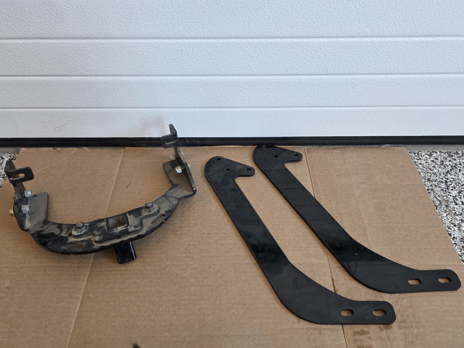 Harley 09-13 Touring Trailer Hitch receiver mount bracket