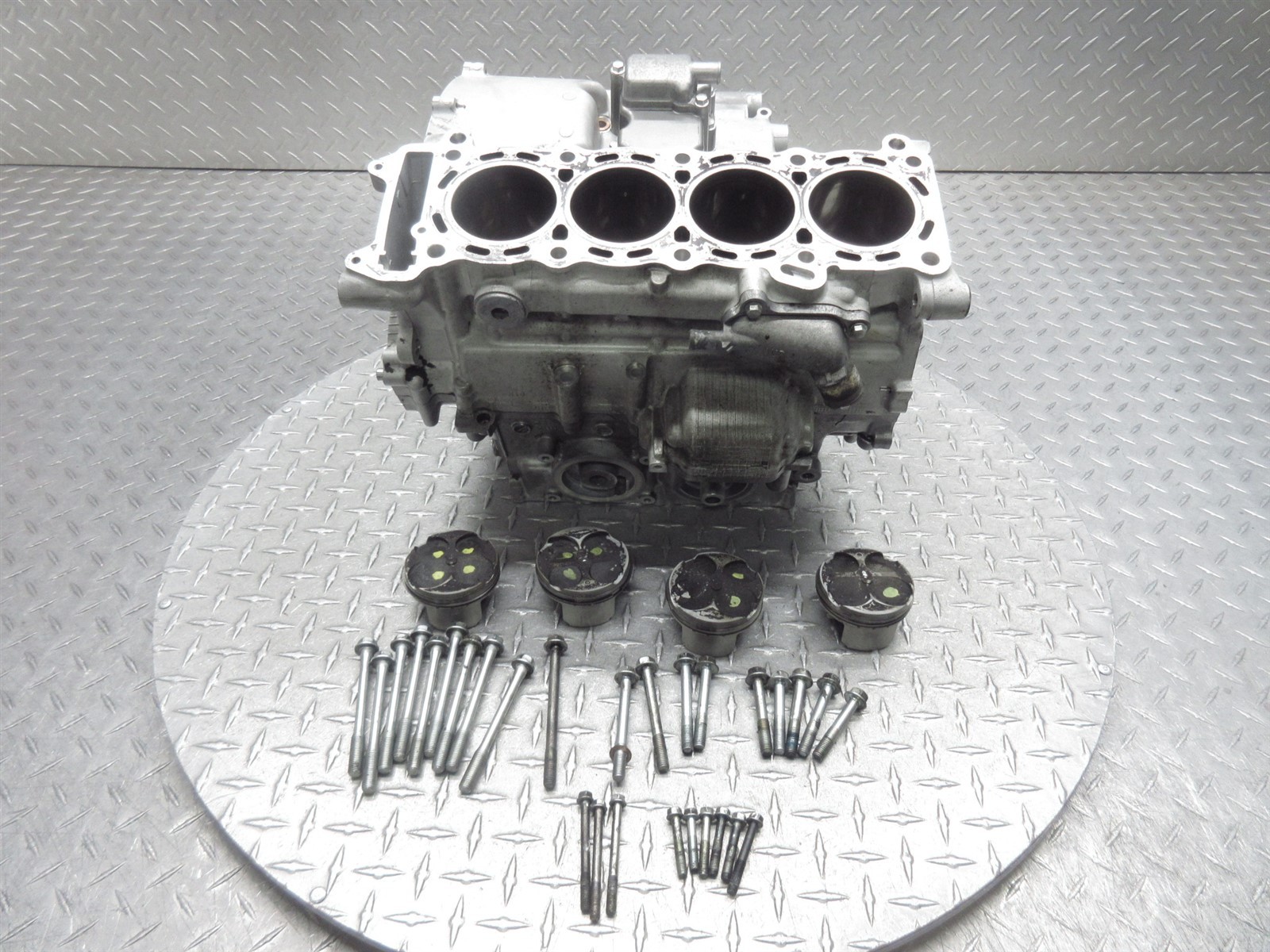 2007 06-07 Suzuki GSXR 600 GSXR600 Crankcase Case Engine Motor Block Piston Lot