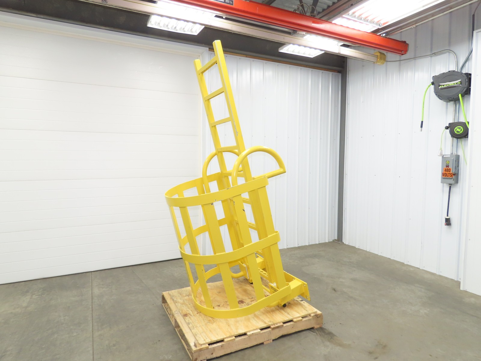 Industrial Mezzanine OSHA Ladder 7' Floor Height Cage Safety Steel Railing