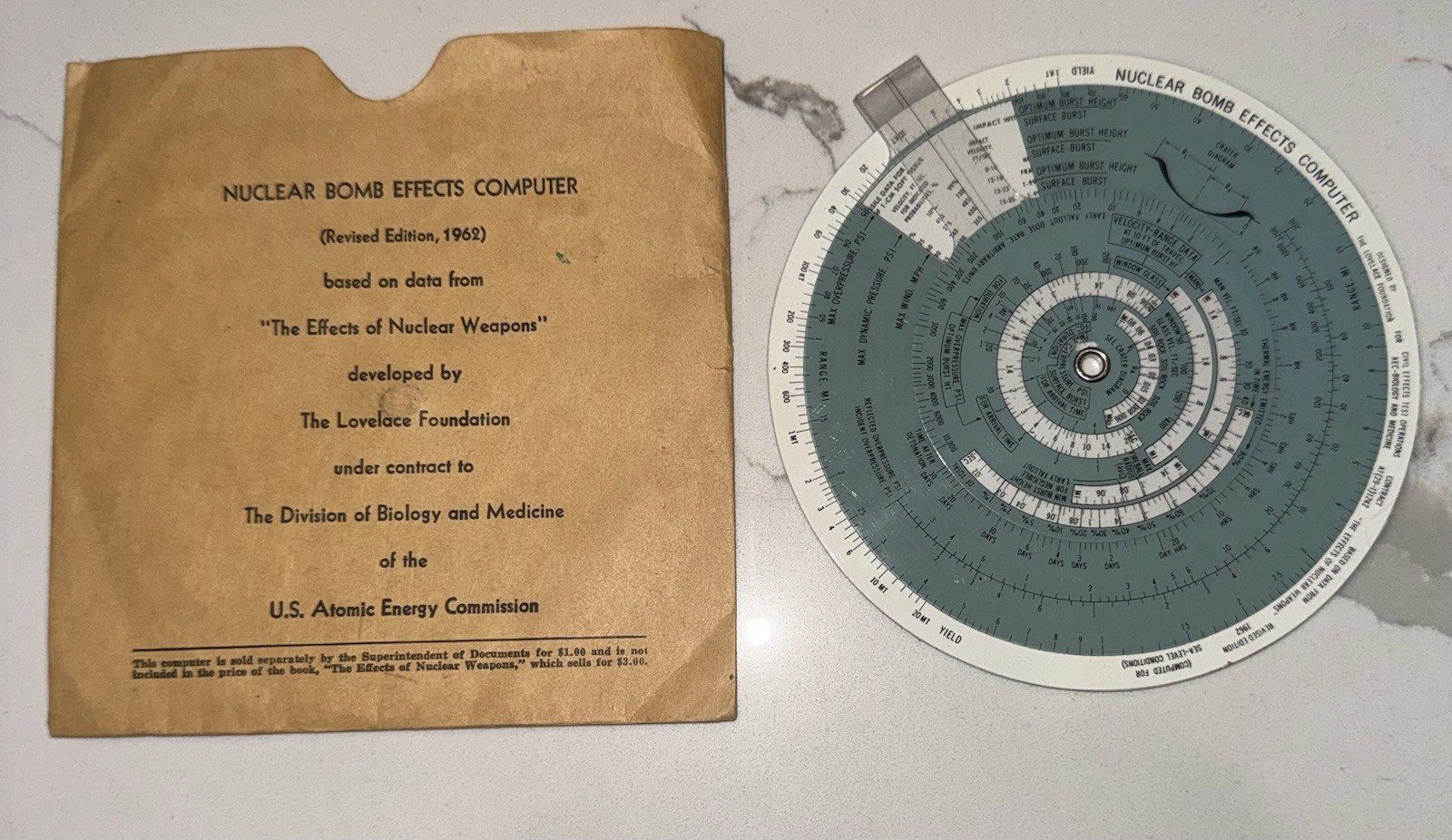 Military NUCLEAR BOMB EFFECTS COMPUTER Army US Calculator Slide Rule plastic