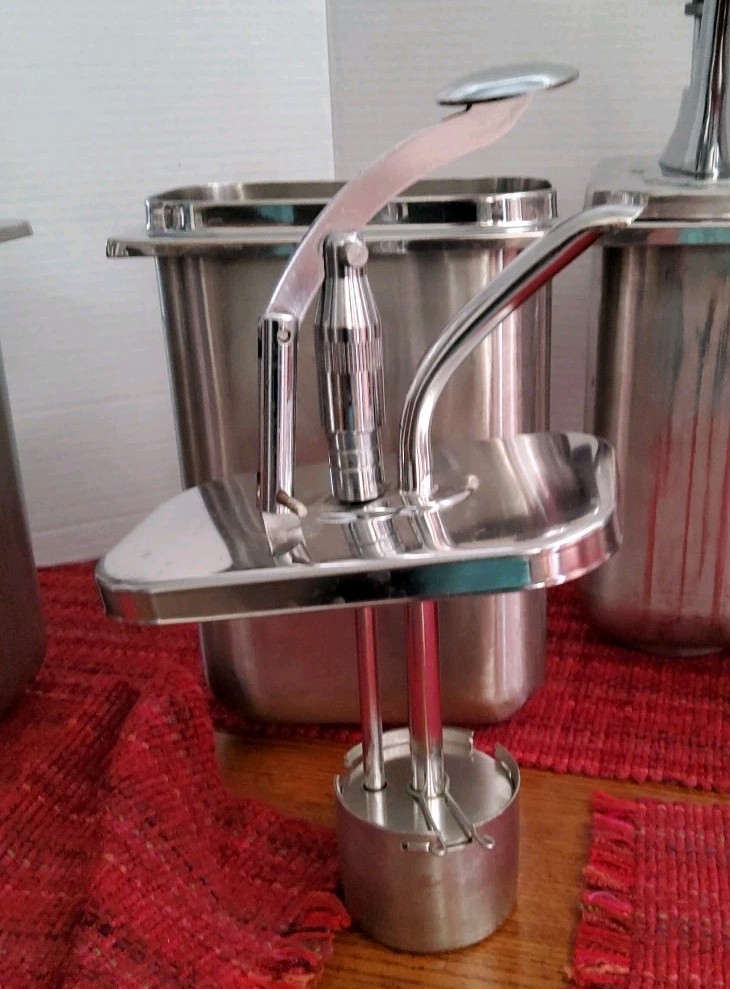 1950'S Drugstore Ice Cream Shop Soda Fountain Syrup. 3 Complete, 2 Bases